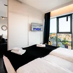 Hanza Black & White 17th Floor & Pool Parking By Stayly Апартаменти