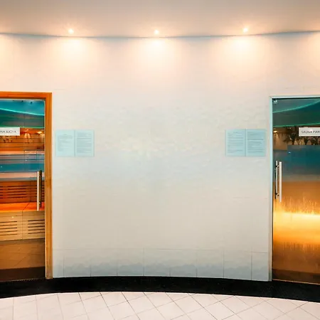 Hanza Black & White 17th Floor & Pool Parking By Stayly *