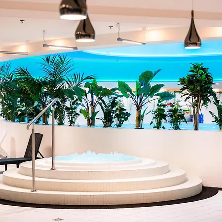 Hanza Black & White 17th Floor & Pool Free Parking By Stayly דירה *