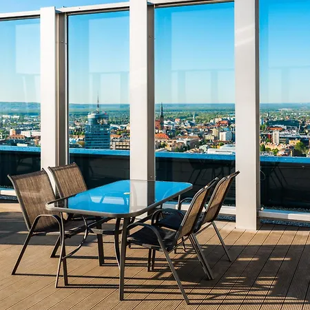 Hanza Black & White 17th Floor & Pool Free Parking By Stayly