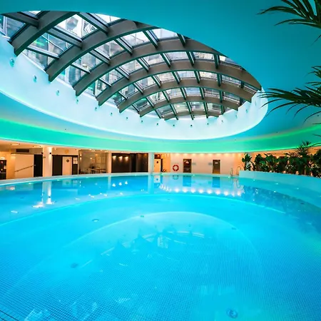 Hanza Black & White 17th Floor & Pool Parking By Stayly Appartement