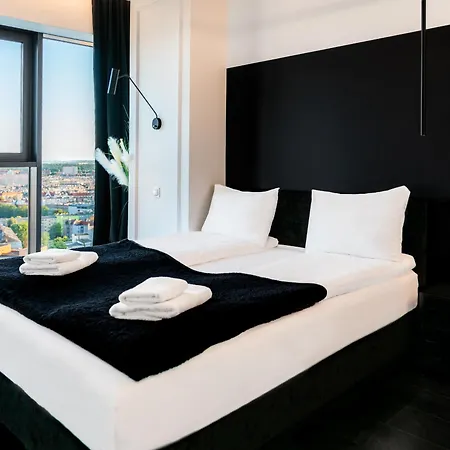 Hanza Black & White 17th Floor & Pool Free Parking By Stayly דירה שצ'צ'ין