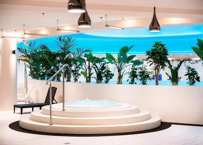 Hanza Black & White 17th Floor & Pool Parking By Stayly Appartement *