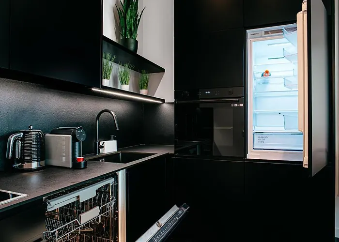 Appartement Hanza Black & White 17th Floor & Pool Parking By Stayly